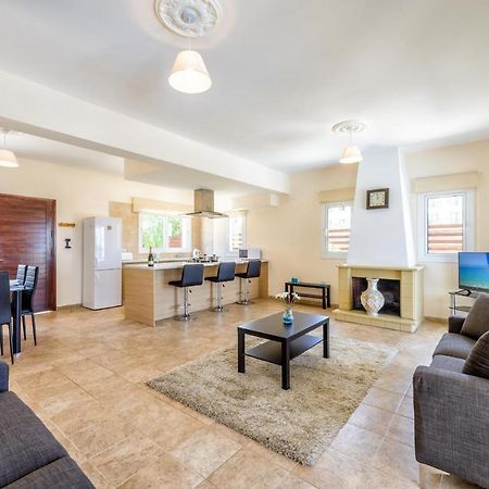 Villa Irina Paralimni Ngoại thất bức ảnh