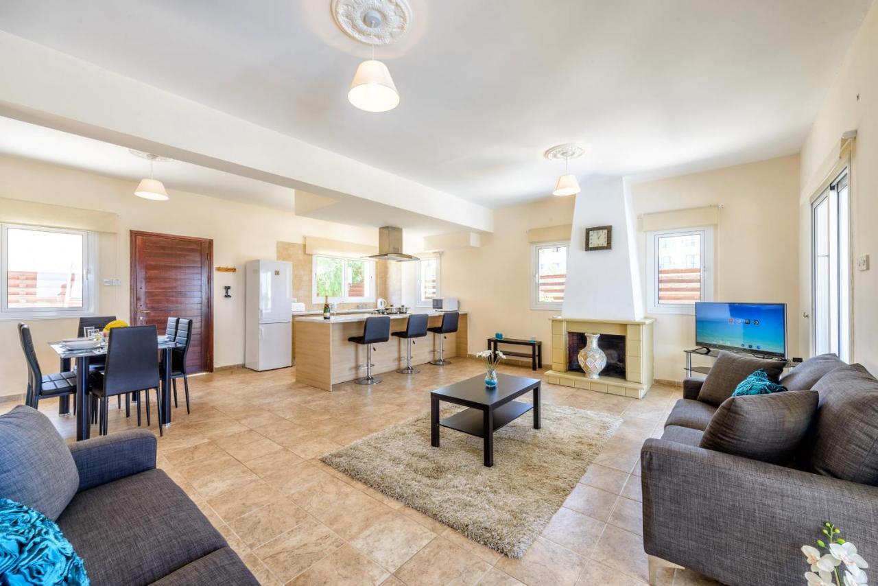 Villa Irina Paralimni Ngoại thất bức ảnh