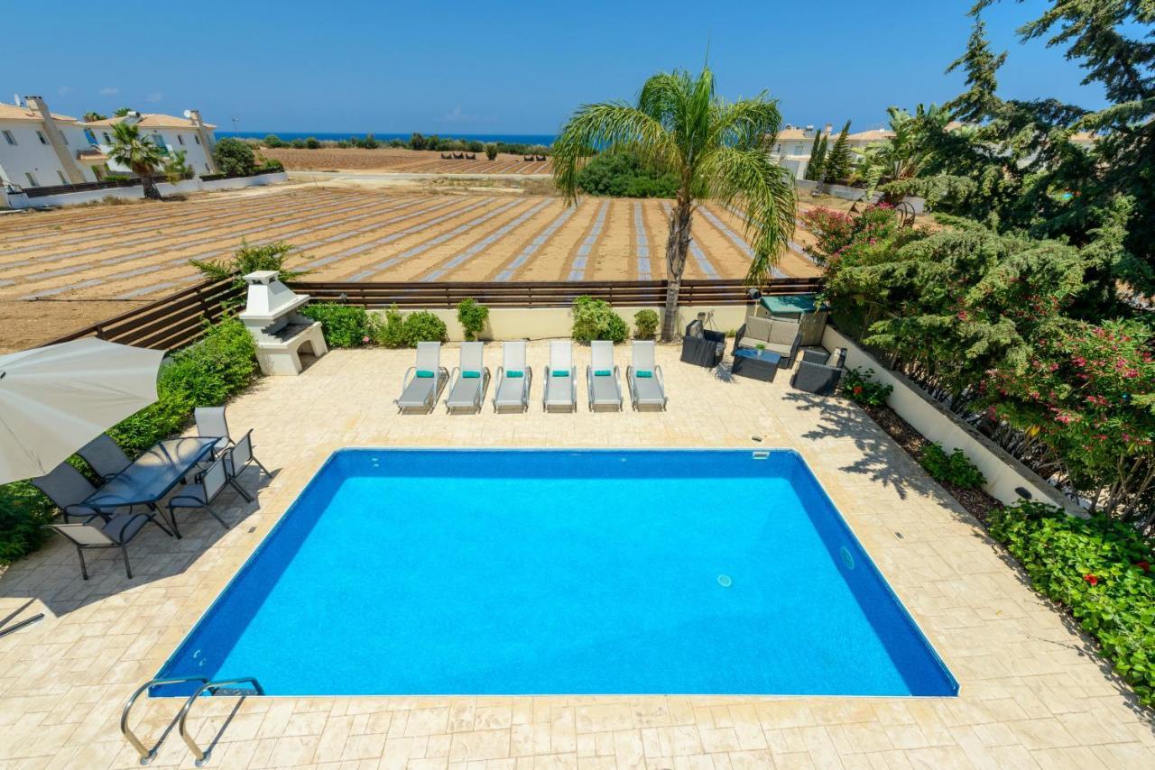 Villa Irina Paralimni Ngoại thất bức ảnh